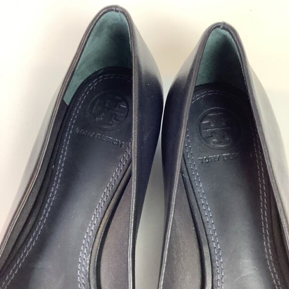 TORY BURCH NAVY LEATHER BOW LOGO POINTY BALLERINA FLATS - Picture 7 of 14